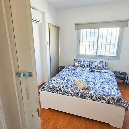 Rooms, 500m To Marina Λάρνακα
