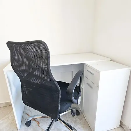 Διαμέρισμα Rooms, 500m To Marina