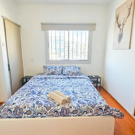 Διαμέρισμα Rooms, 500m To Marina *