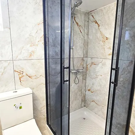 Διαμέρισμα Rooms, 500m To Marina *