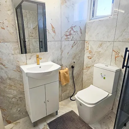 Rooms, 500m To Marina Λάρνακα